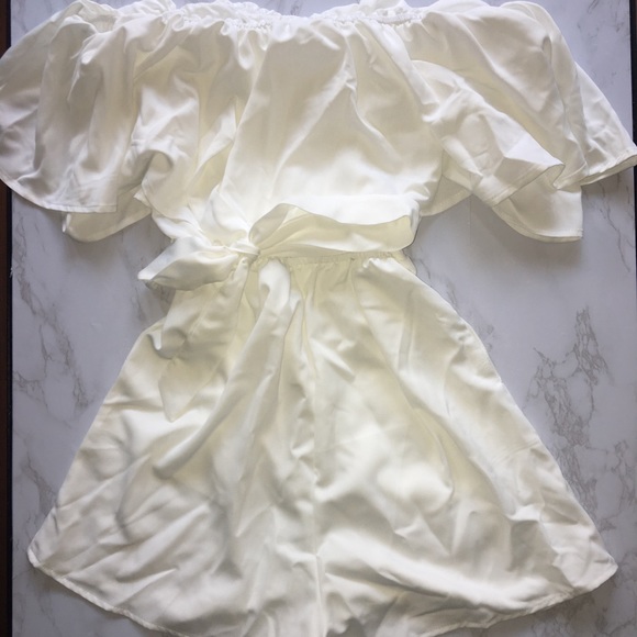 Off the should romper - Picture 4 of 4